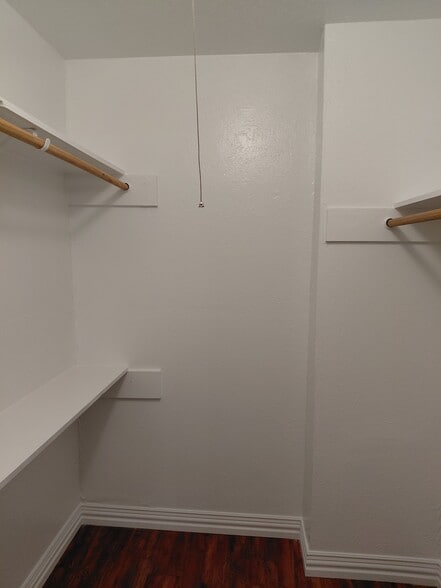 Bedroom closet - 6000 Westridge Ln