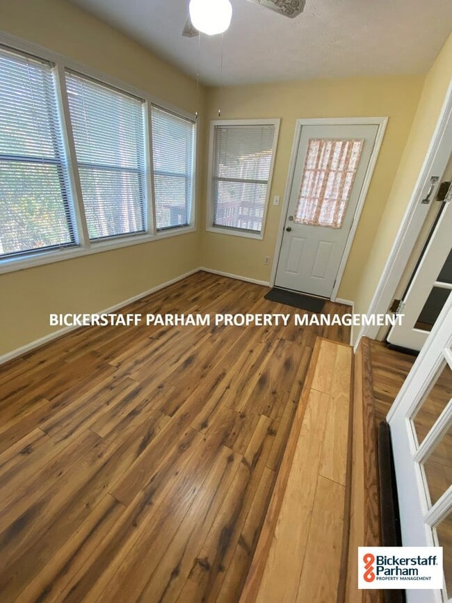 Building Photo - 6319 Milgen Rd