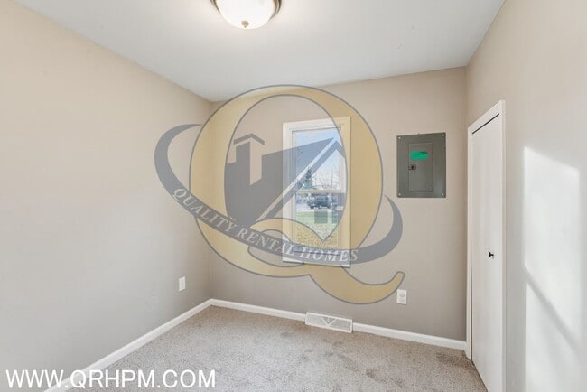 Building Photo - Available Now! Bendle Schools!