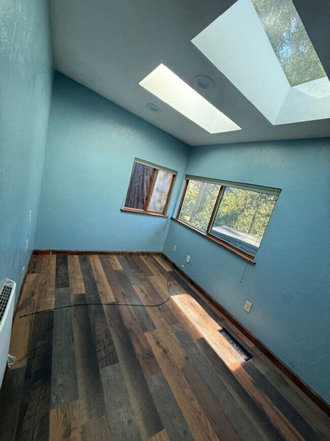 Building Photo - Showing Sunday, 8/2/2026 @ 4:30pm by Appt.  Welcome Home to Coleman Valley Rd Occidental