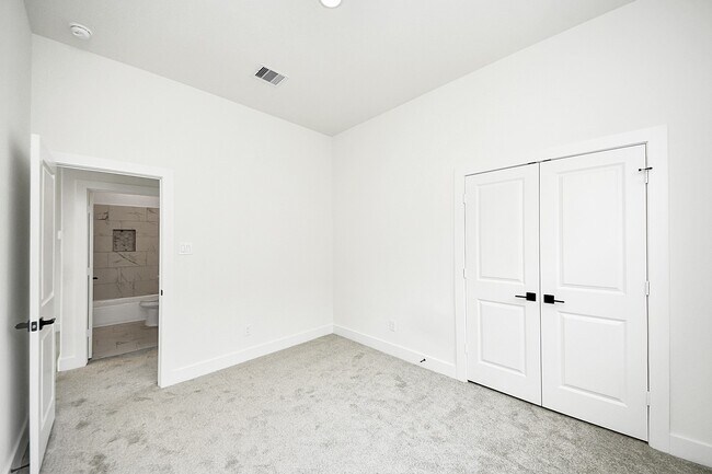 Building Photo - 4338 Avron Dr