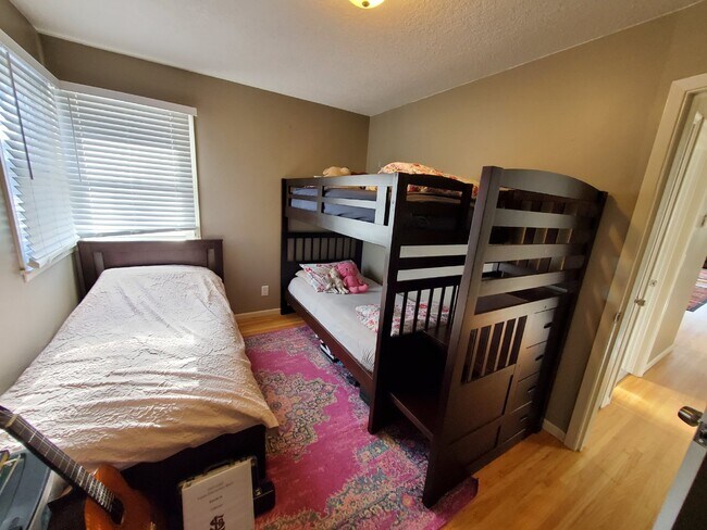 Building Photo - New Property Available for Rent in Saint L...