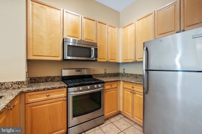 Building Photo - 171 Somervelle St