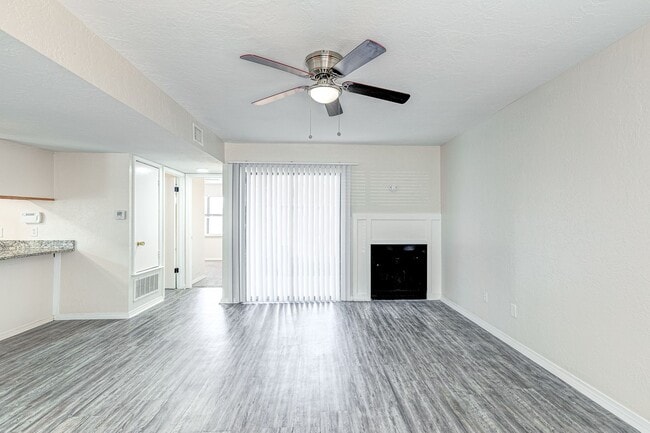 Building Photo - 2902 NW 45th Pl