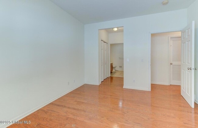 Building Photo - 55 Renaissance Ln