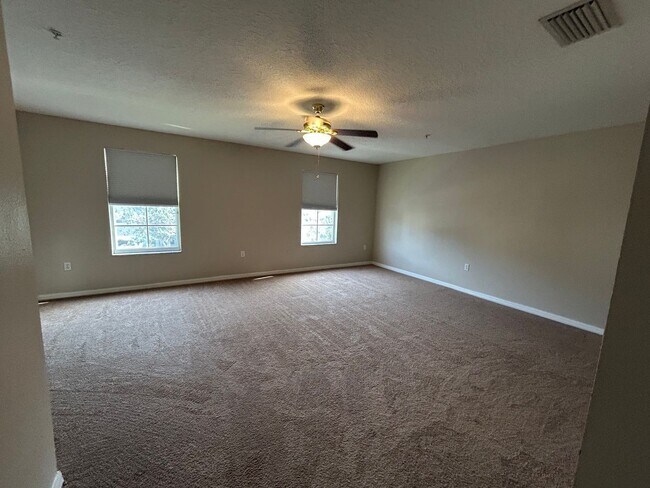 Building Photo - 458 Tradition Ln