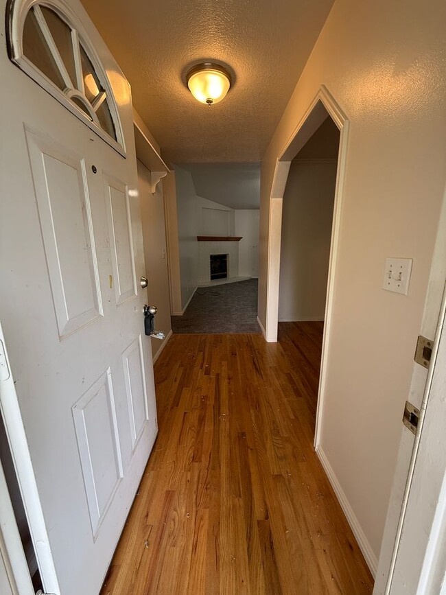 Building Photo - 938 E 1420 N