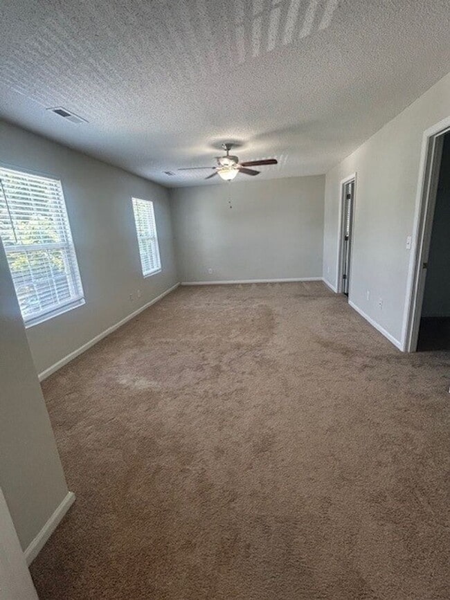 Building Photo - 4293 Kelso Dr