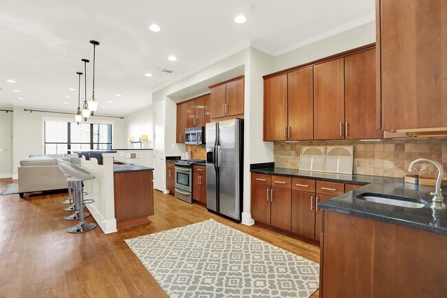 Building Photo - 358 Island Dr