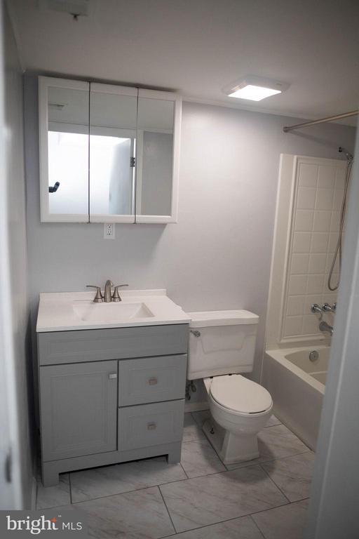 Building Photo - 319 Meadowview Ln