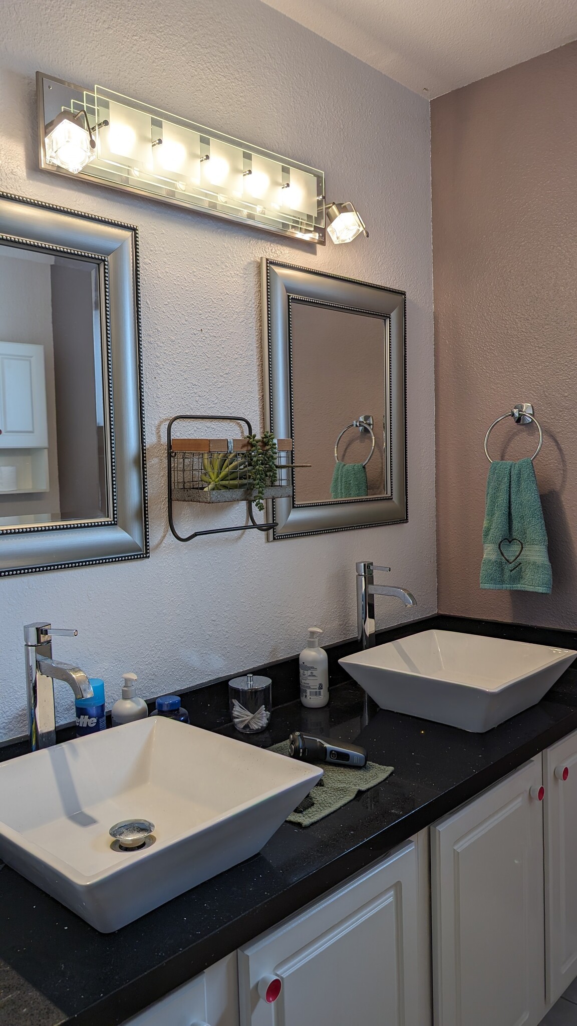 Double sink in guest bathroom - 17213 N 49th Ave