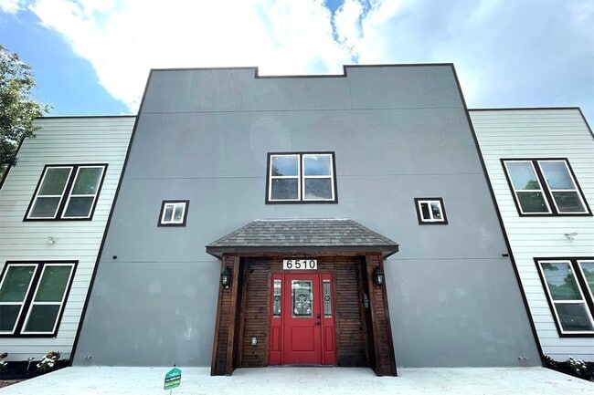 Primary Photo - 6510 Goforth St