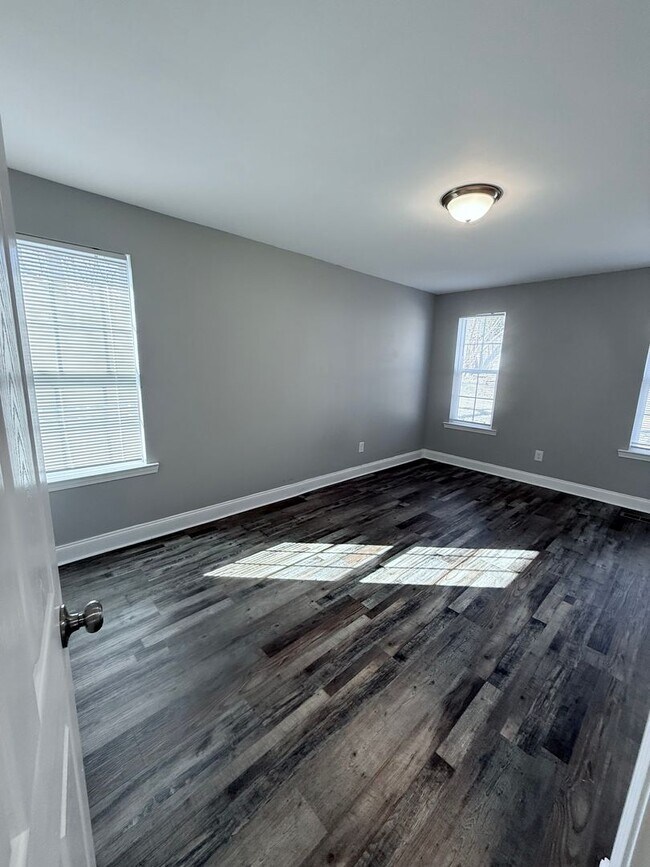 Building Photo - Shannon (Rome) Bungalow available to move in tomorrow!