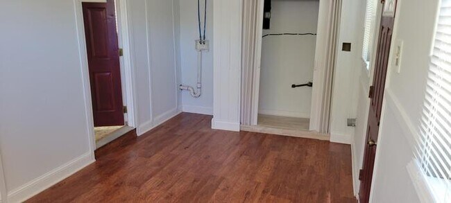 Building Photo - Newly rehabbed home