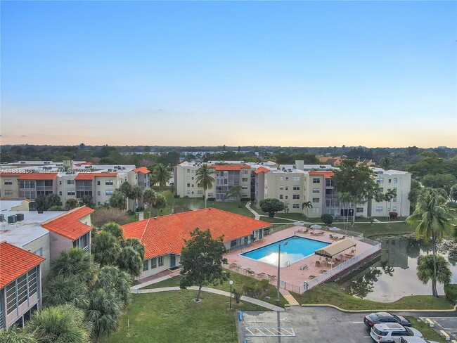 Building Photo - 1800 SW 81st Ave