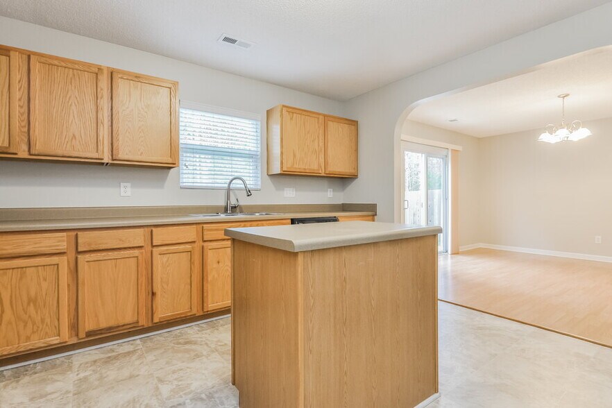 Building Photo - 62 Brookhaven Dr