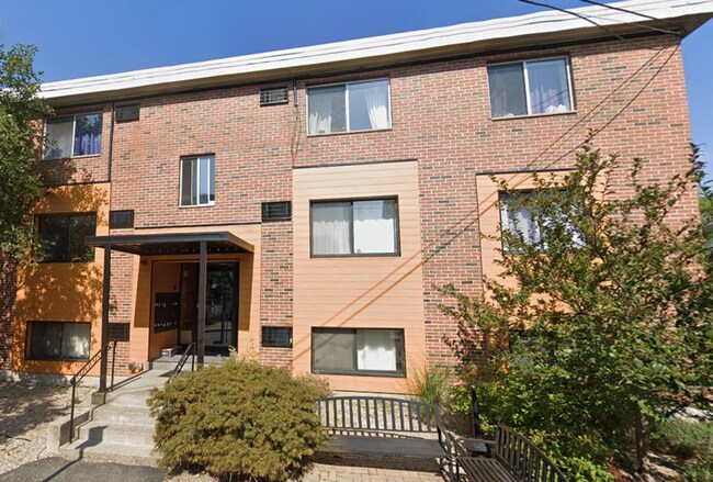 Building Photo - 2bed/1 bath in Somerville