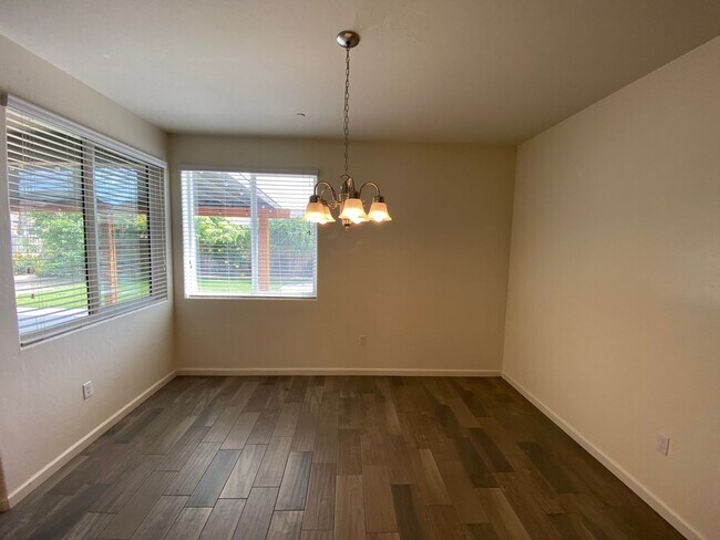 Building Photo - Tulare home coming soon!