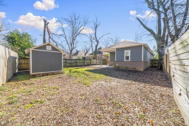 Building Photo - 2046 Courtland Pl