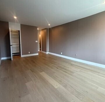 Building Photo - 65 E India Row