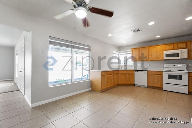 Building Photo - 258 S Lazona Dr