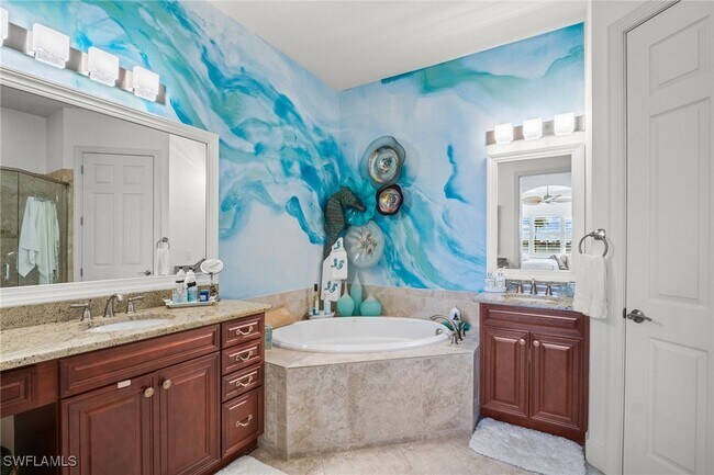 Building Photo - 9064 Siesta Bay Dr