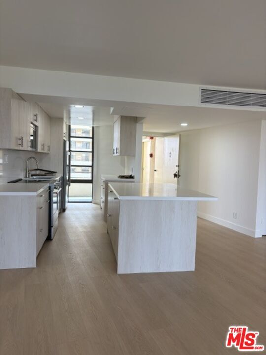Building Photo - 4337 Marina City Dr