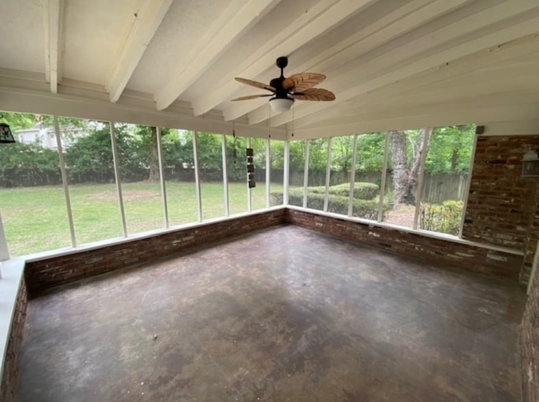 Sunroom - 8123 Anniston Cv