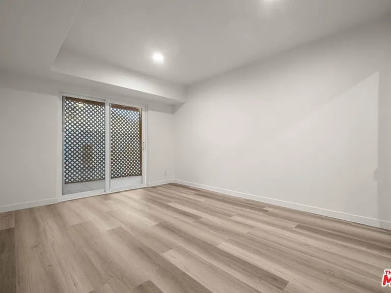 Building Photo - 423 S Rexford Dr