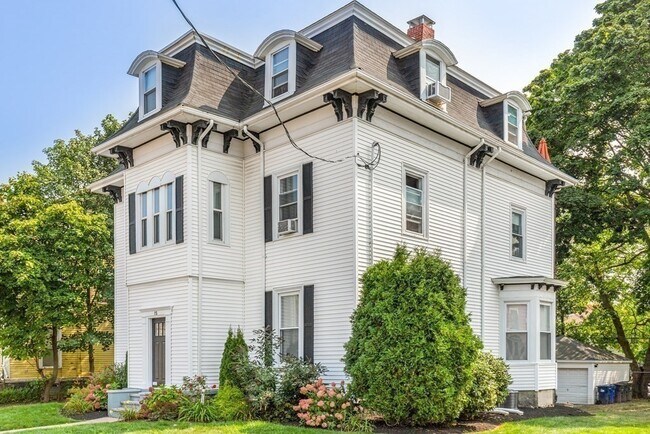 Building Photo - 15 Beale St