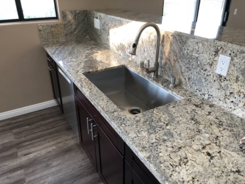 Building Photo - 1824 Queens Way