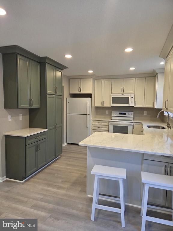 Building Photo - 17535 Longview Ln