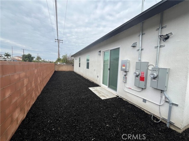 Building Photo - 8684 Oasis Ave