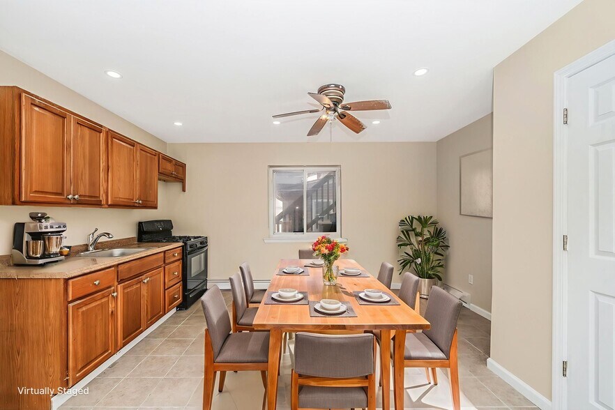 Building Photo - 4 Bay Pl