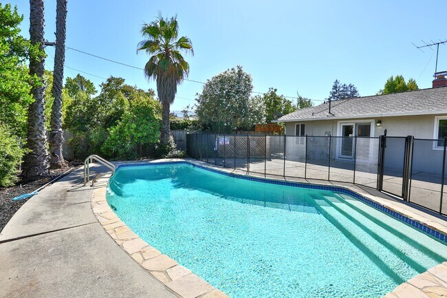 Building Photo - Saratoga single story home with Pool, and open Concept Living