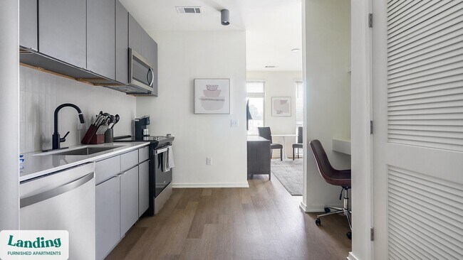 Building Photo - 815 Madison St