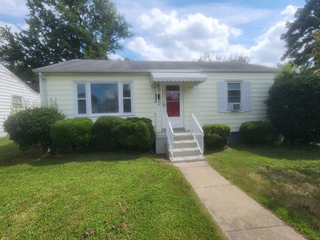 Primary Photo - 3 Bedroom 1 Bath Rancher in Henrico!