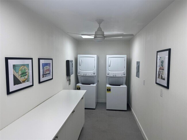 Building Photo - 2514 W 12th St