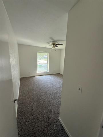 Building Photo - 1001 Valley Creek Dr