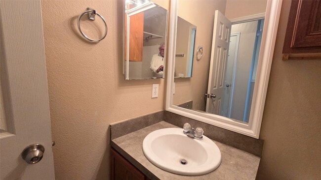 Building Photo - 16751 Pine Castle Dr