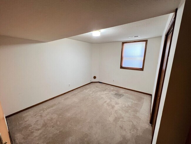 Building Photo - Great Home in Tatarrax Hills Neighborhood ...