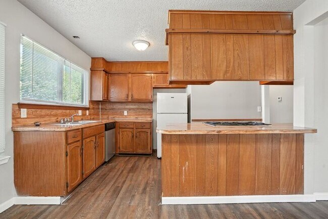 Building Photo - 2929 S 138th E Pl