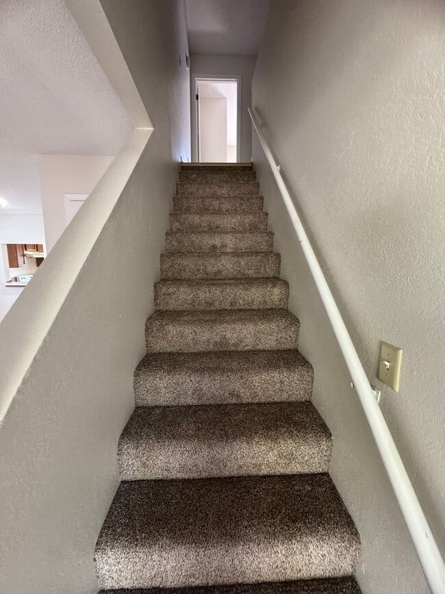 Building Photo - 680-682 W. Country Squire Ct.