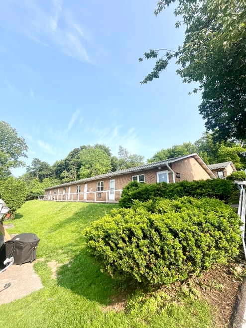 Building Photo - 2105 Florence Ave