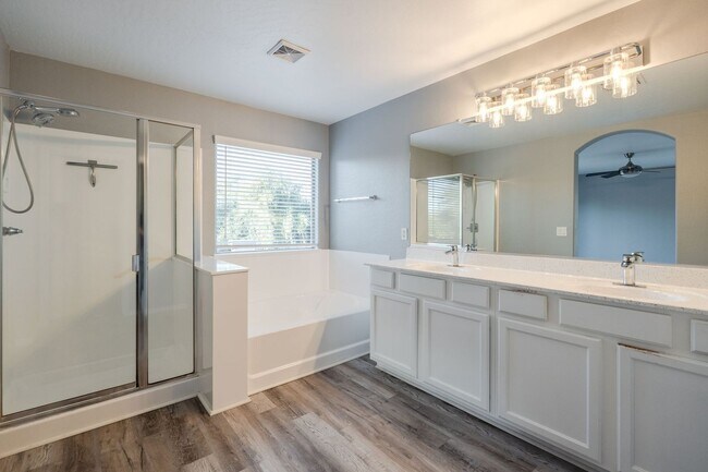 Building Photo - $3,500 For Lease Starting June 1, 2026 4 beds-2.5 Baths 2,421 Sq. Ft.  Amazing Gilbert 85298 Home...