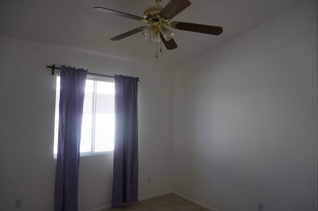 Building Photo - Great 4Bdm 2Ba single story home near U of A!