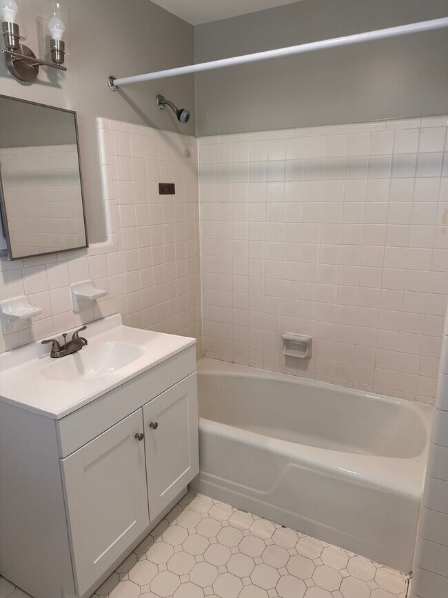 Building Photo - Santana - Princeton