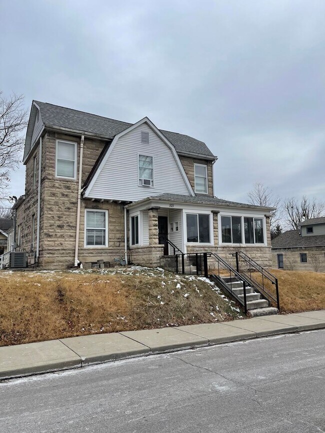 Building Photo - 521 S Grant St