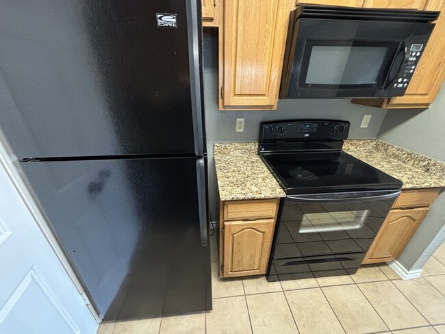 Building Photo - 1 bed 1 bath at Sagewood Condominiums