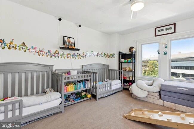 Building Photo - 322 Woodbine Ave